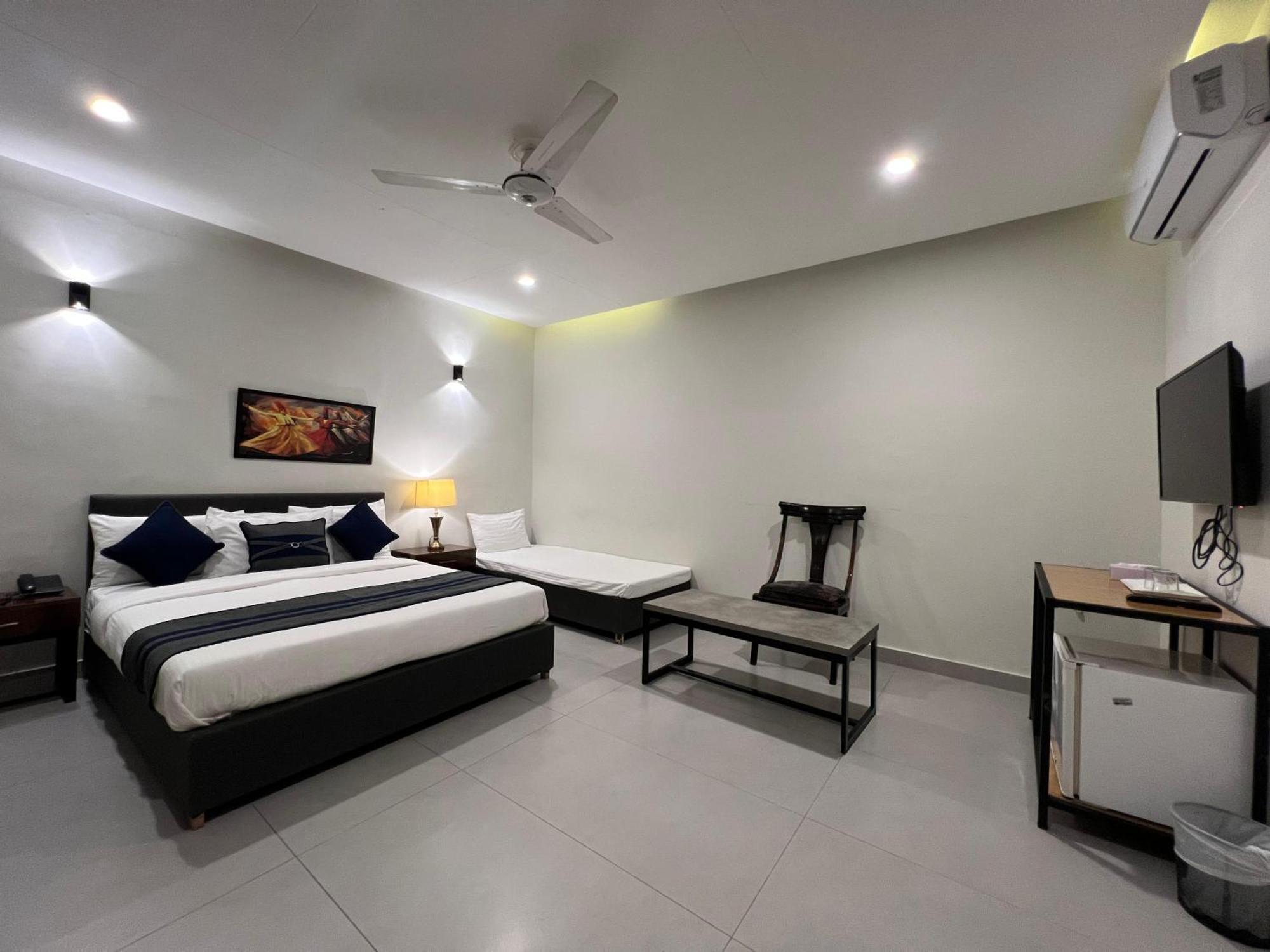 The Garden Hotel Islamabad Ngoại thất bức ảnh